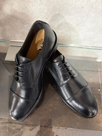 Derby uomo Exton in vitello nero con cucitura sulla punta