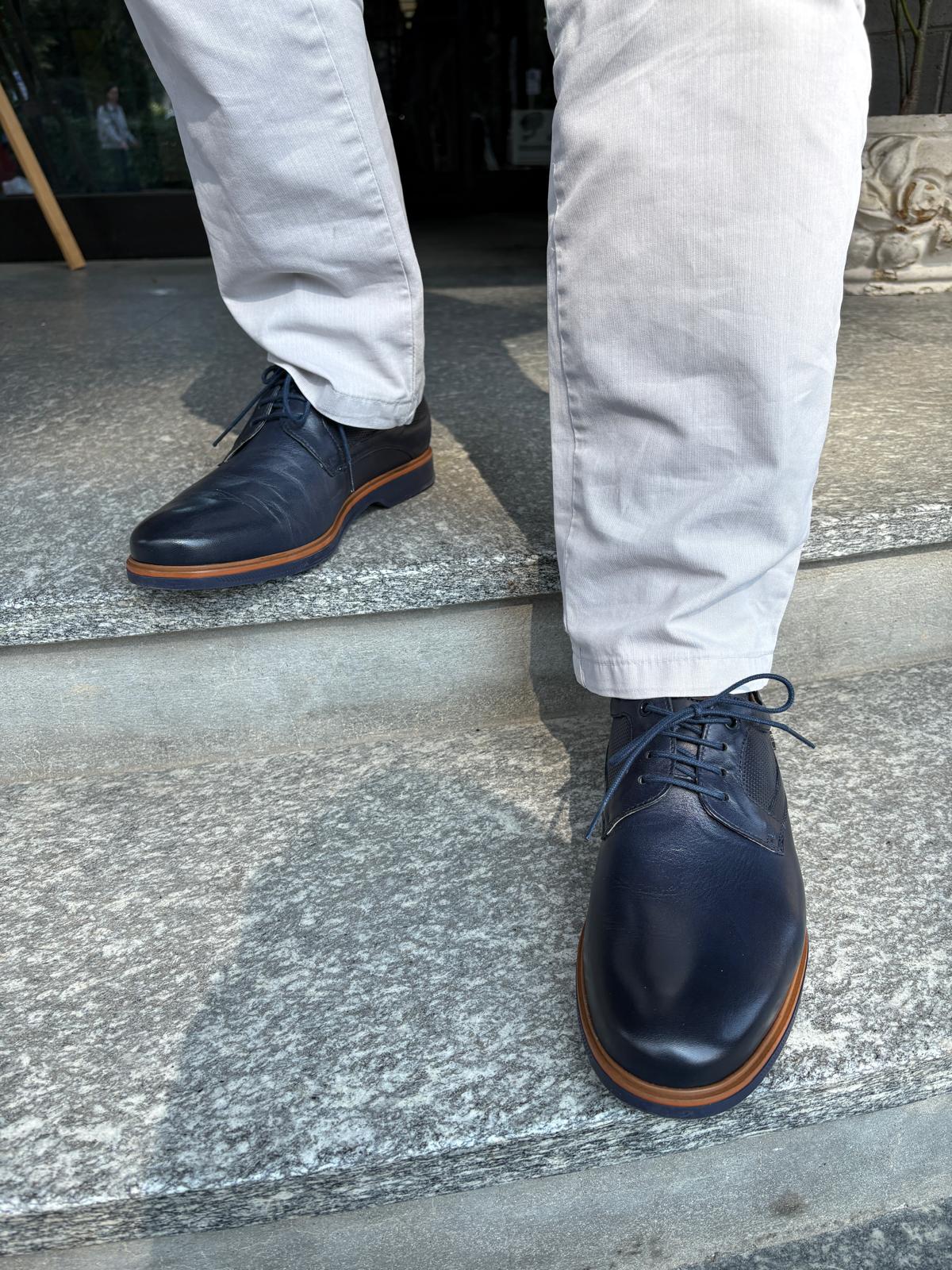 Derby uomo in pelle blu con bordo cuoio