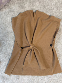 Gilet asimmetrico in filato morbido