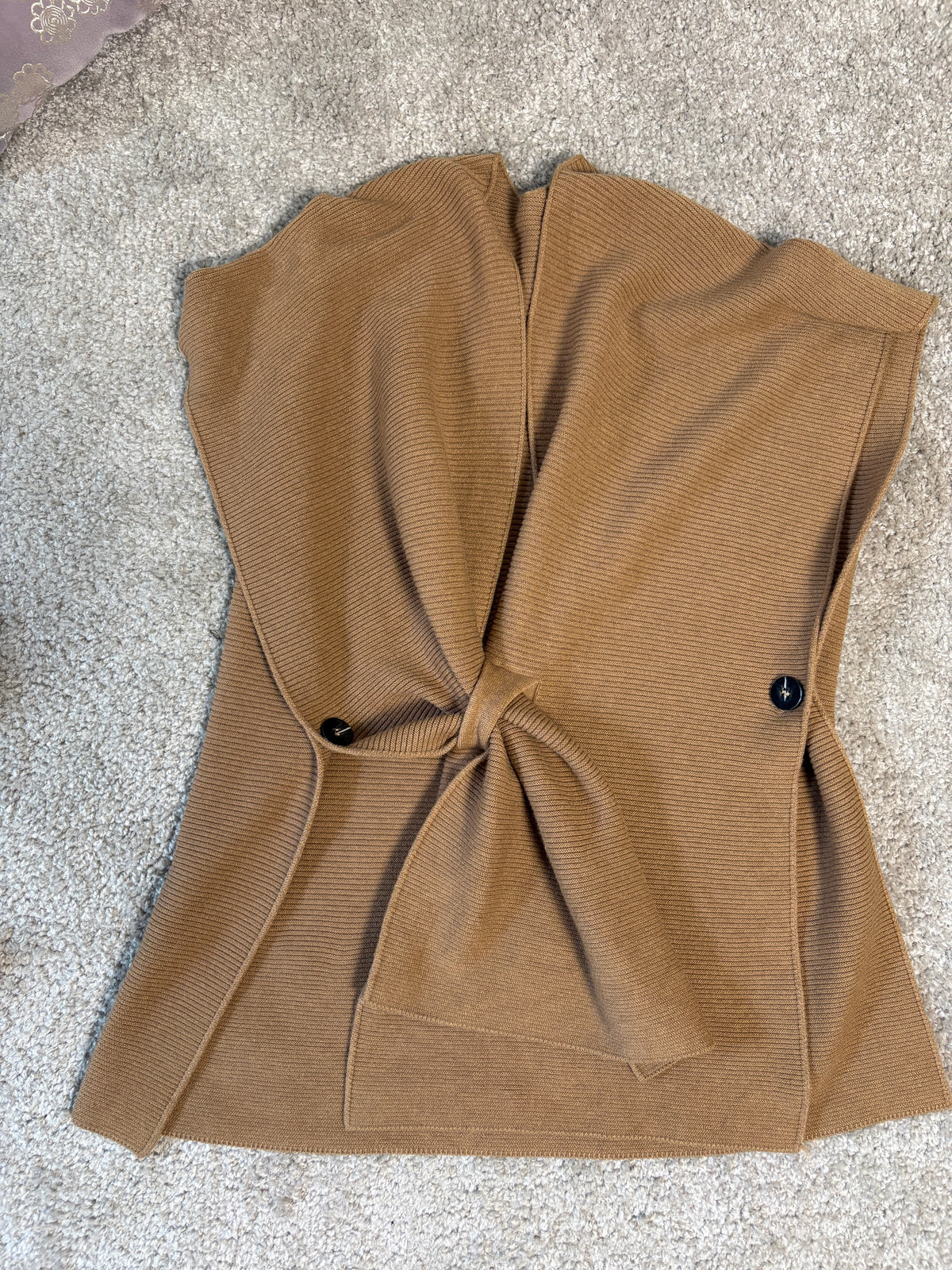 Gilet asimmetrico in filato morbido