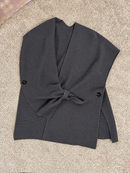 Gilet asimmetrico in filato morbido