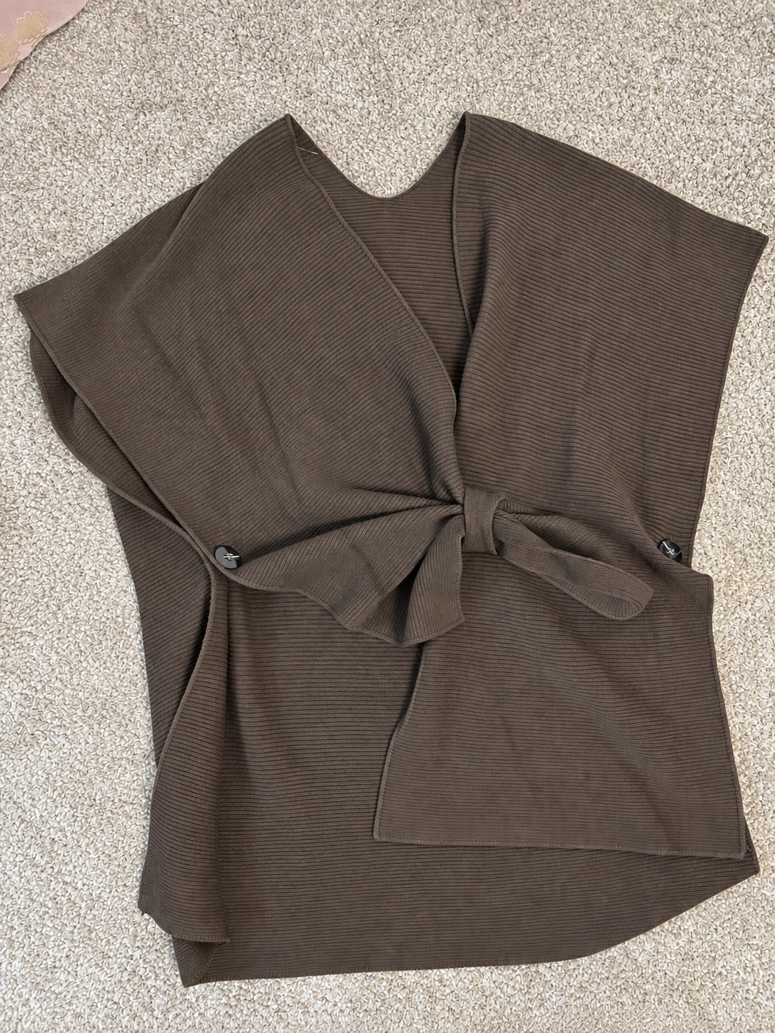 Gilet asimmetrico in filato morbido