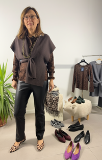 Gilet asimmetrico in filato morbido