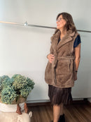 Gilet reversibile in ecopelliccia ed ecomontone con cintura