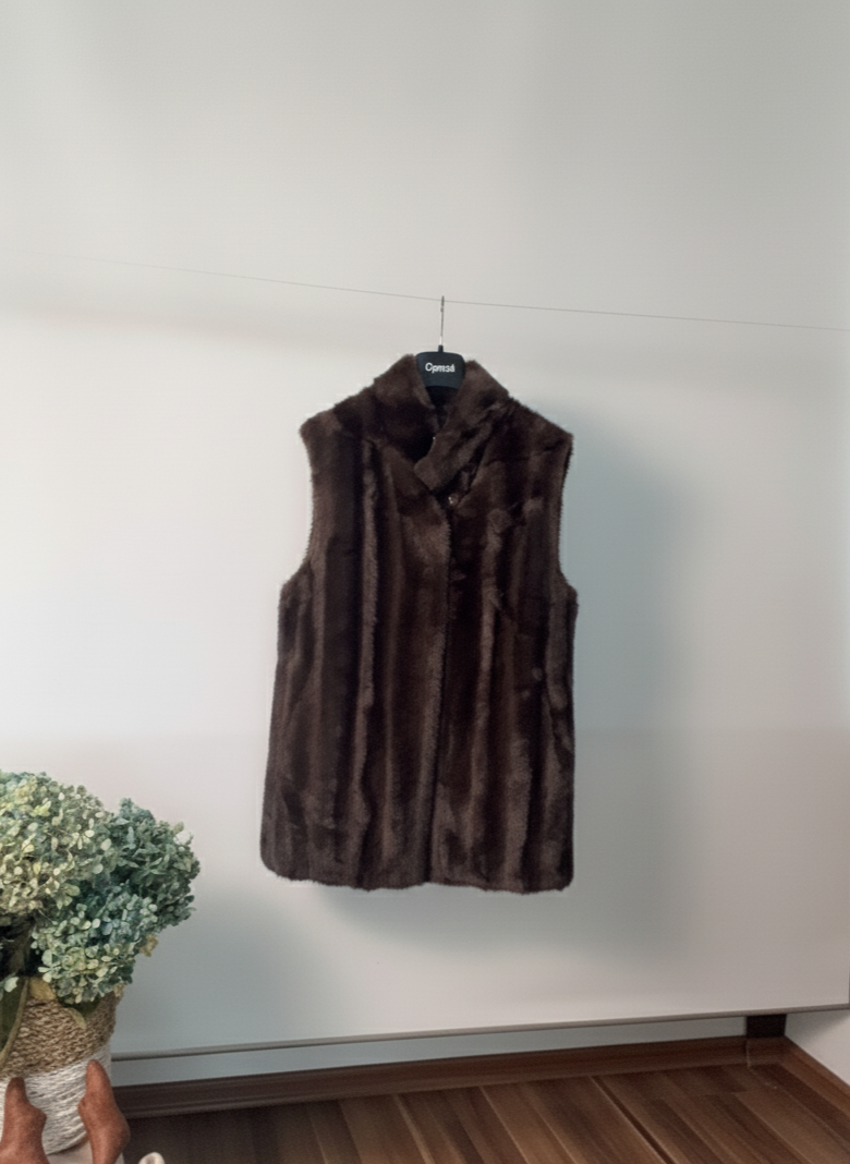 Gilet lineare in ecopelliccia
