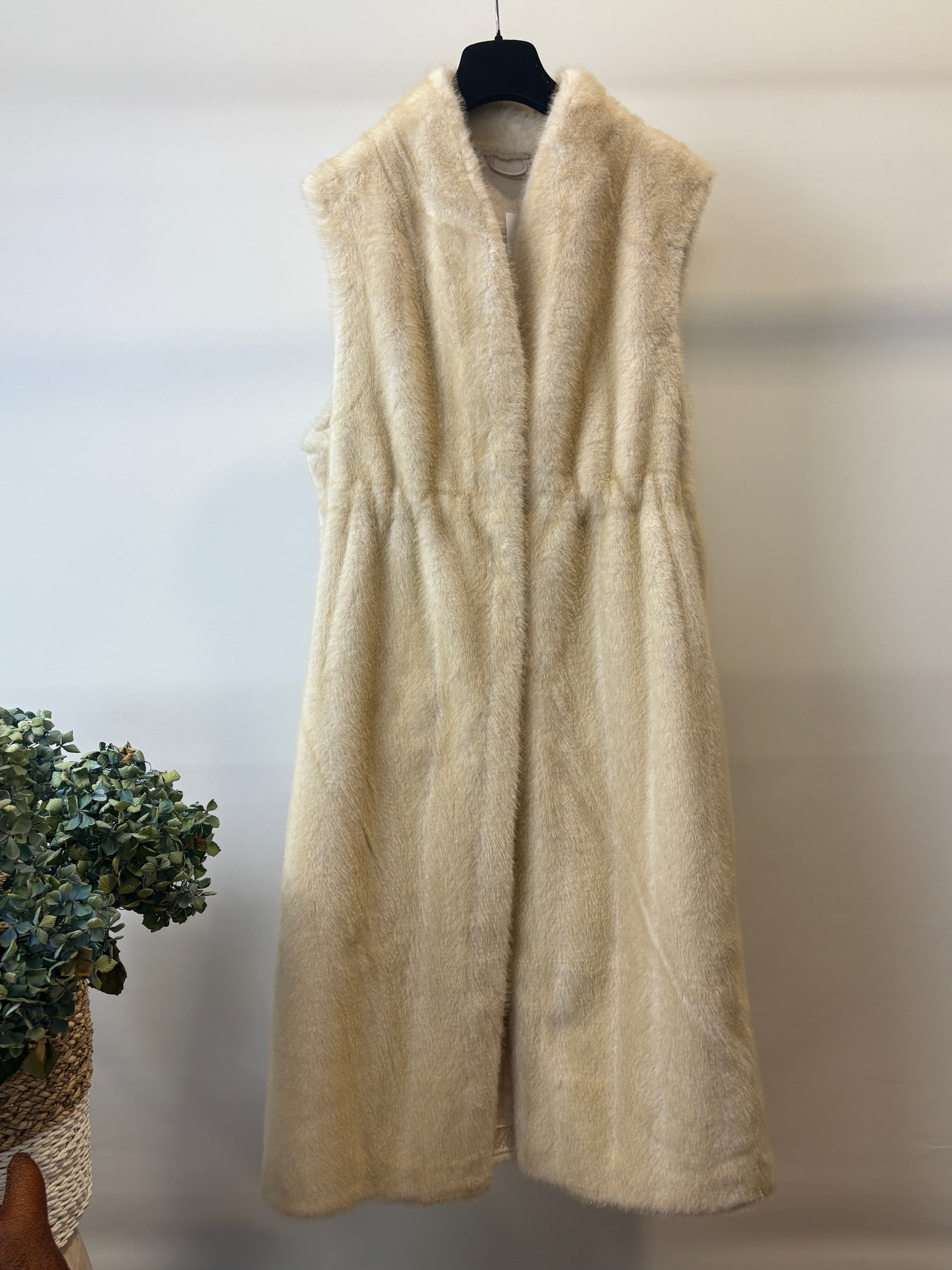Gilet lungo in ecopelliccia