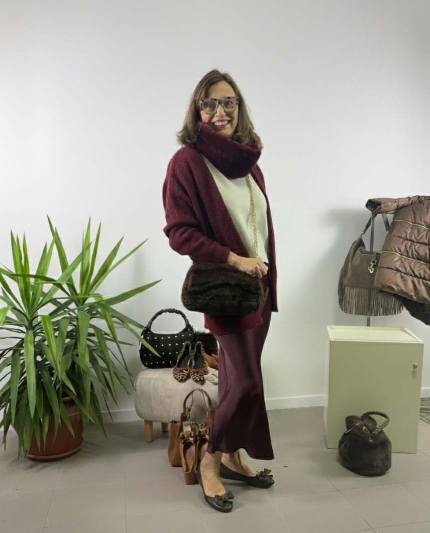 Gonnellone in raso con taglio a sbieco