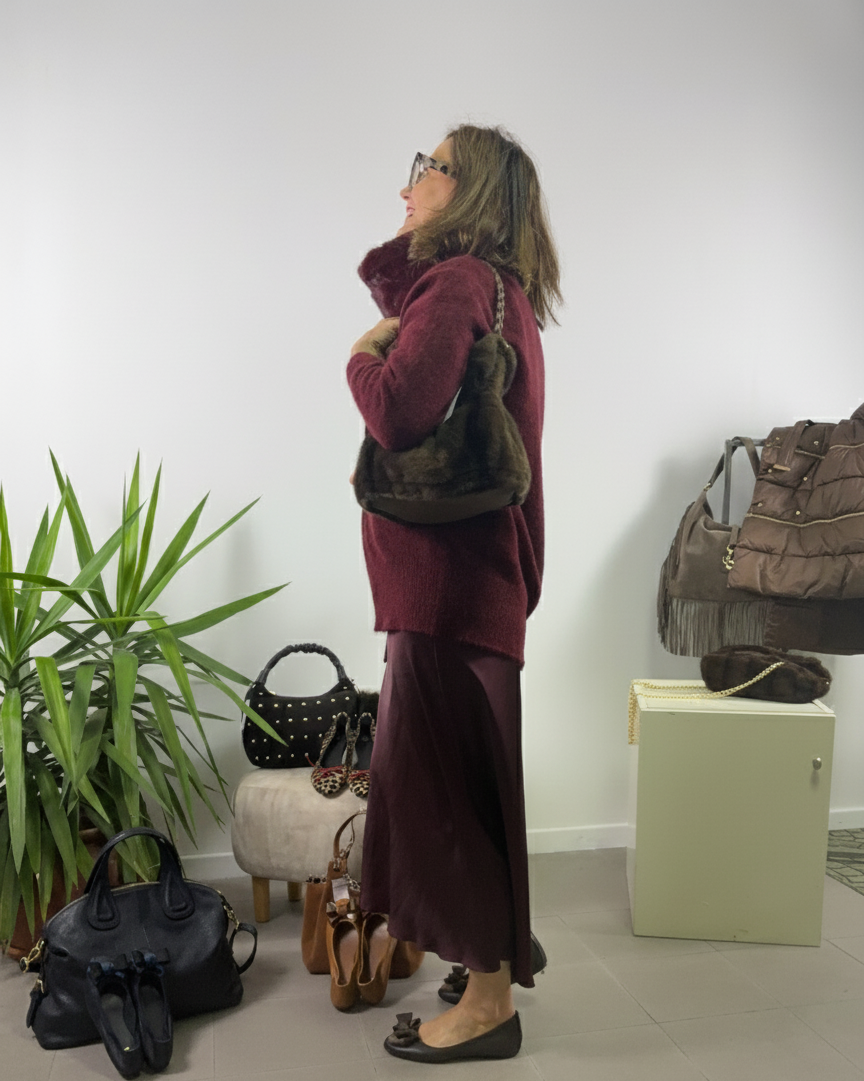 Gonnellone in raso con taglio a sbieco