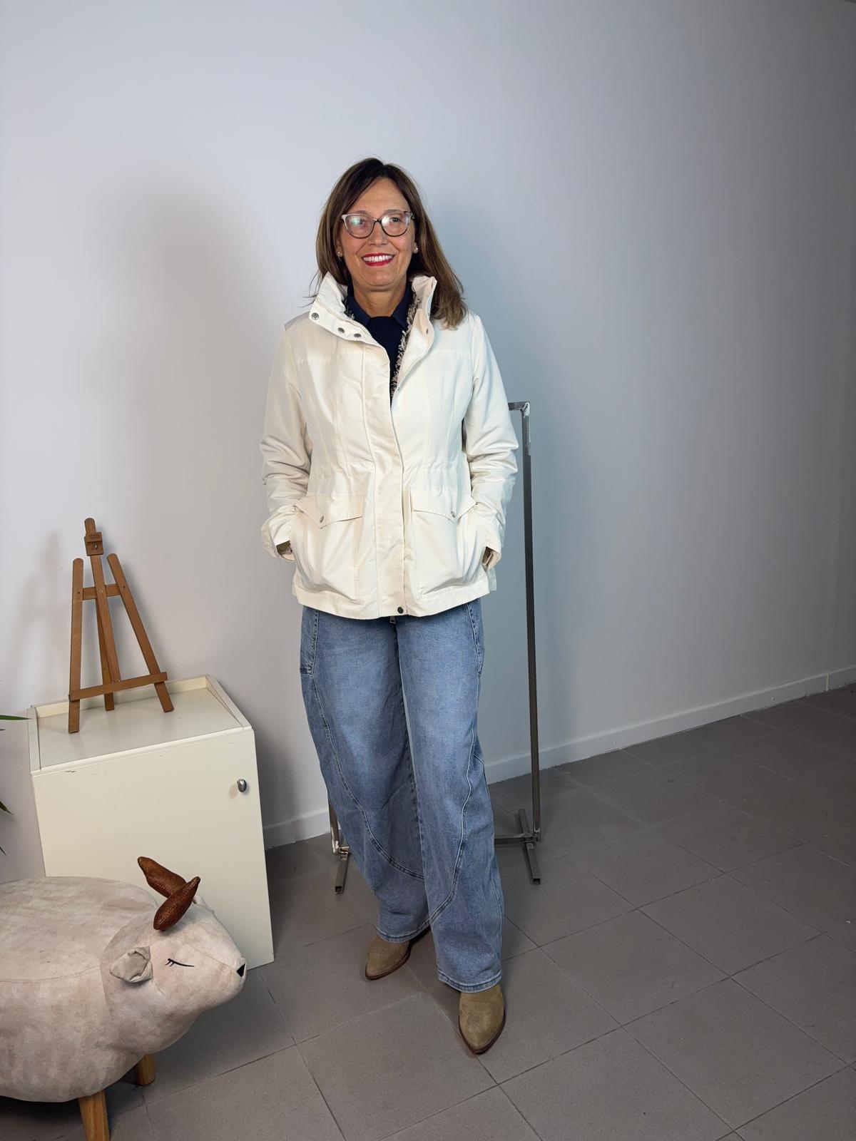 Light balloon jeans with side pockets