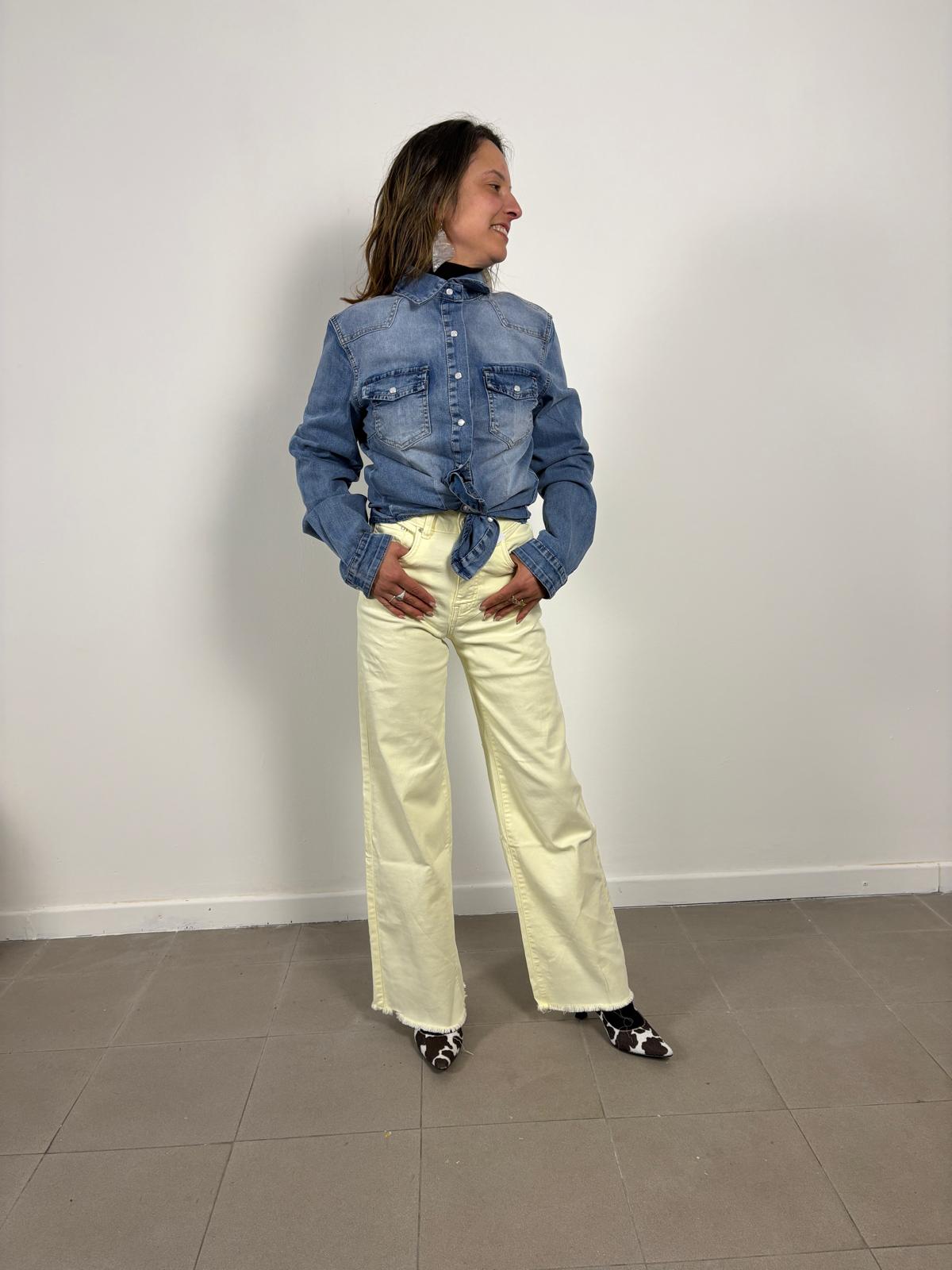 Yellow straight-leg jeans with frayed hem