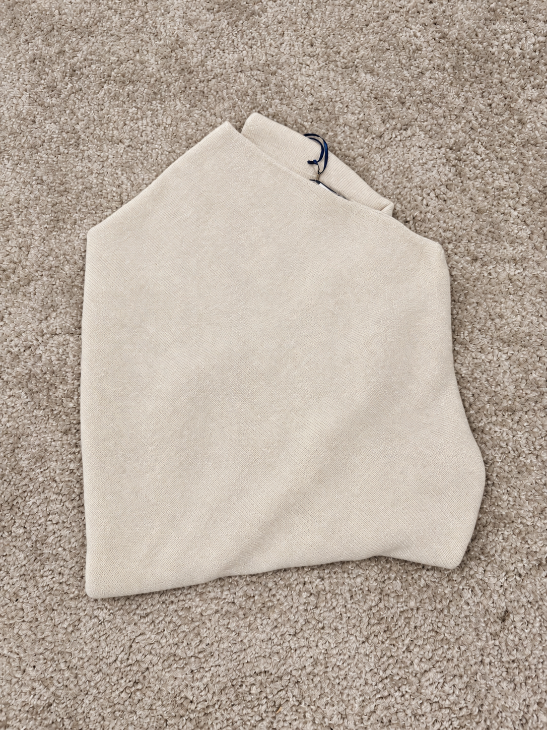 Maglia lunga Blue Joint con taglio sbieco e manica a pipistrello