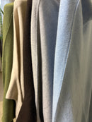 Maglia lunga Blue Joint con taglio sbieco e manica a pipistrello