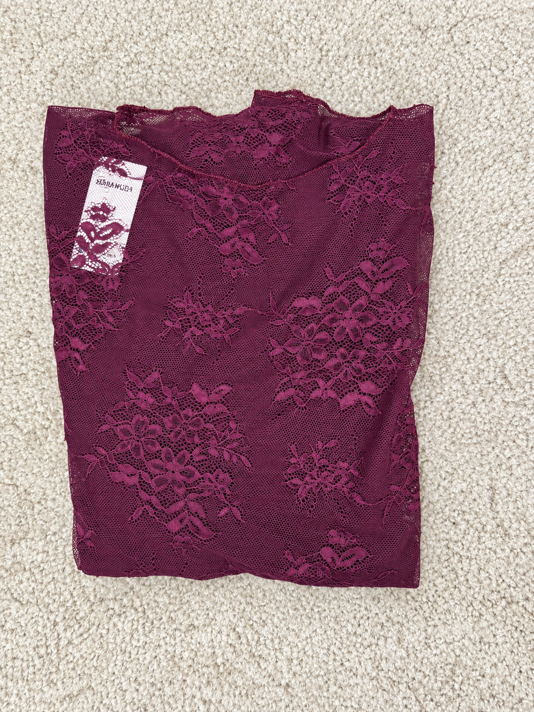 Maglia in pizzo elasticizzato a manica lunga