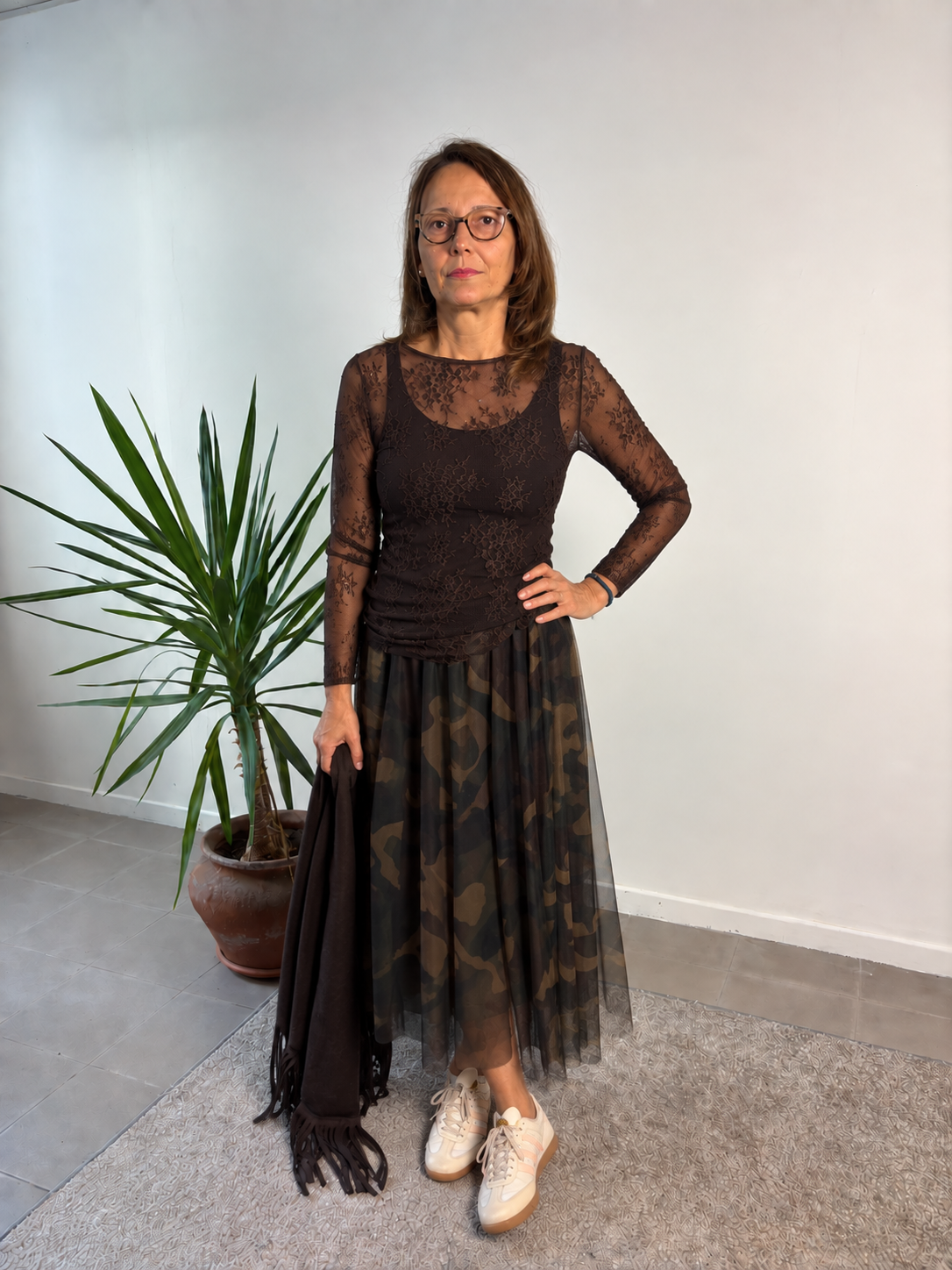 Maglia in pizzo elasticizzato a manica lunga