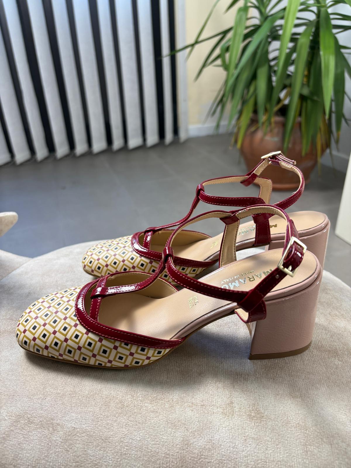 Mary Jane stampata con profili in vernice rossa