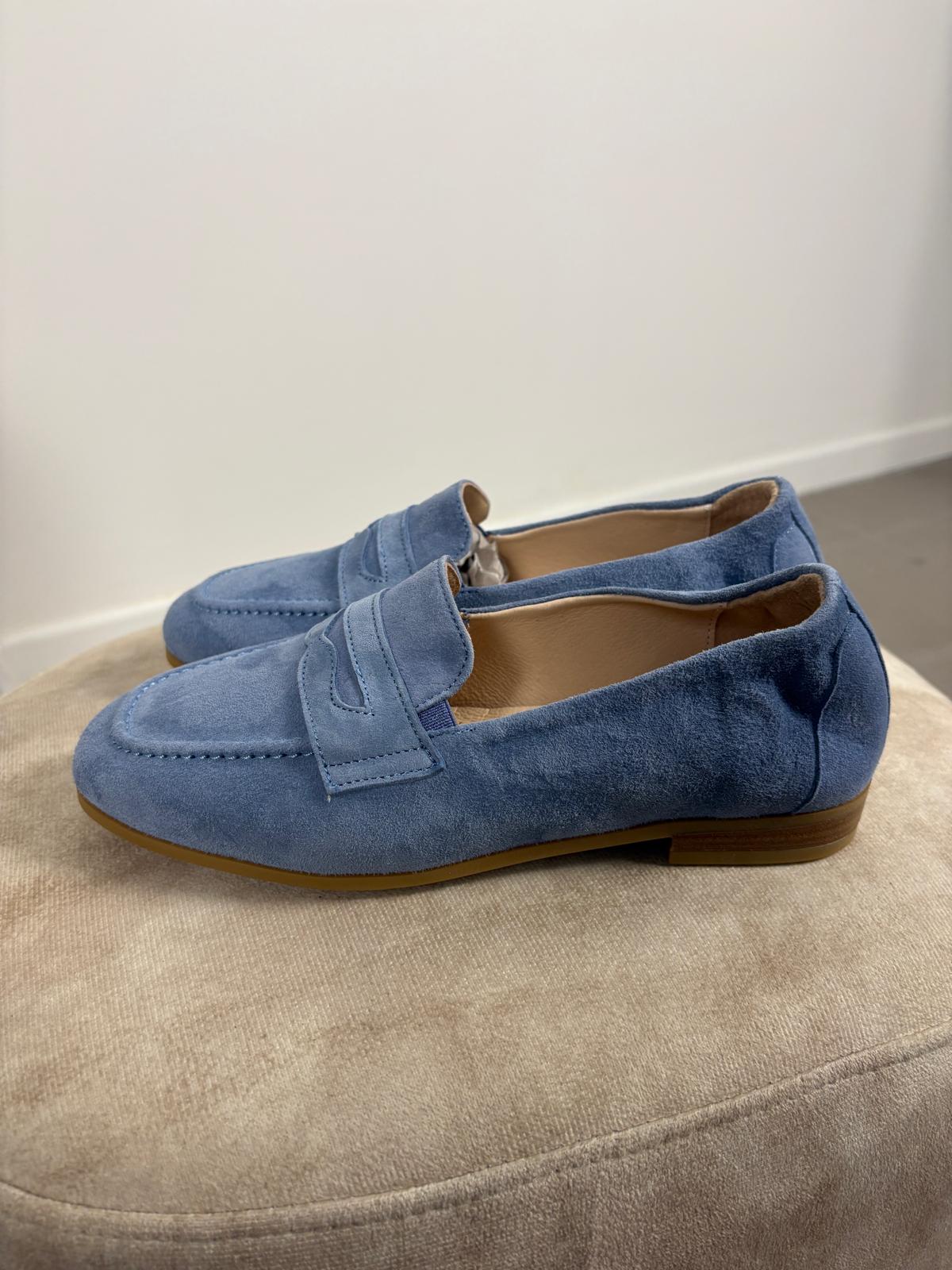 Mocassini Clarissa in camoscio azzurro o rosso