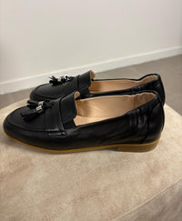 Letizia black leather loafers with tassels