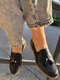 Letizia black leather loafers with tassels