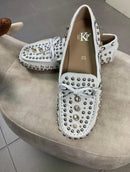 Mocassini indianini in pelle bianca con borchie e strass