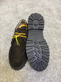 Mocassino Ambitious in pelle con suola strutturata e charm