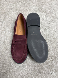 Mocassino in camoscio bordeaux con arricciature decorative