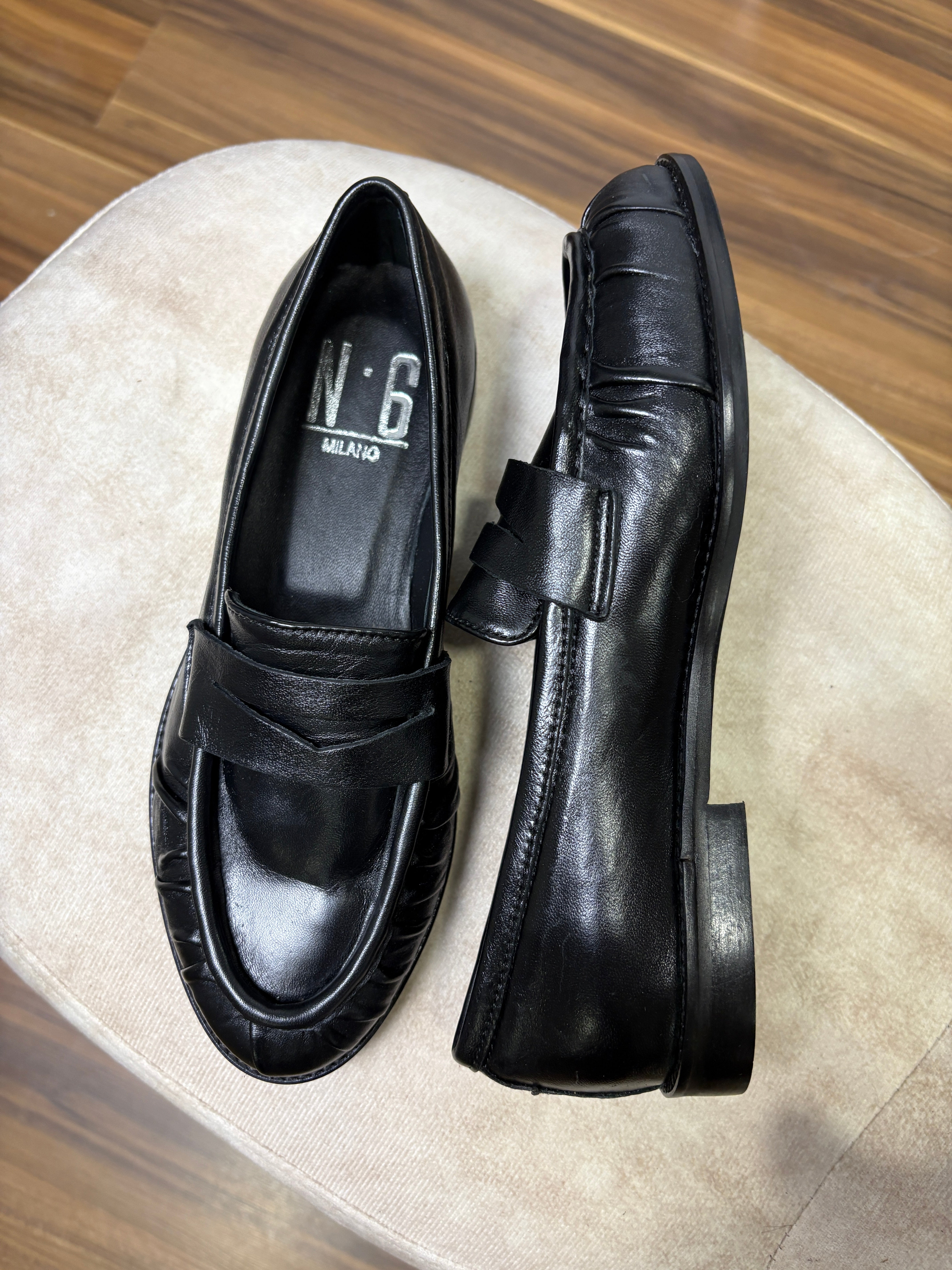 Mocassino Renata in pelle nera o camoscio marrone