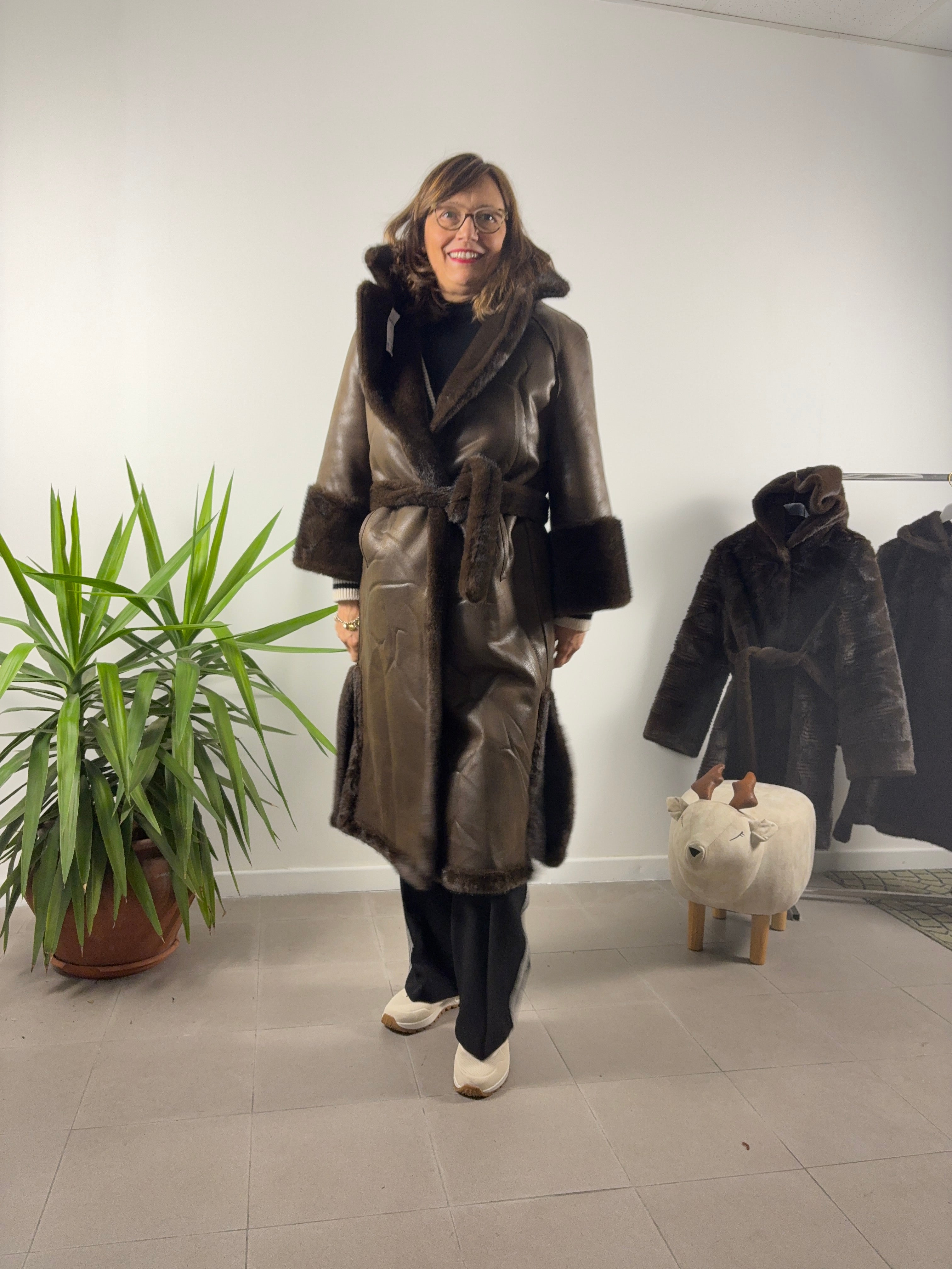 Montone lungo reversibile con cintura