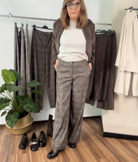 Pantalone check morbido sulla gamba