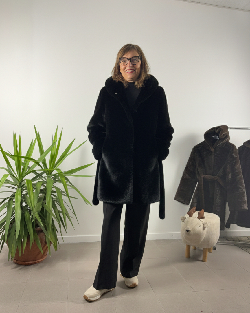 Pelliccia 3/4 con cappuccio