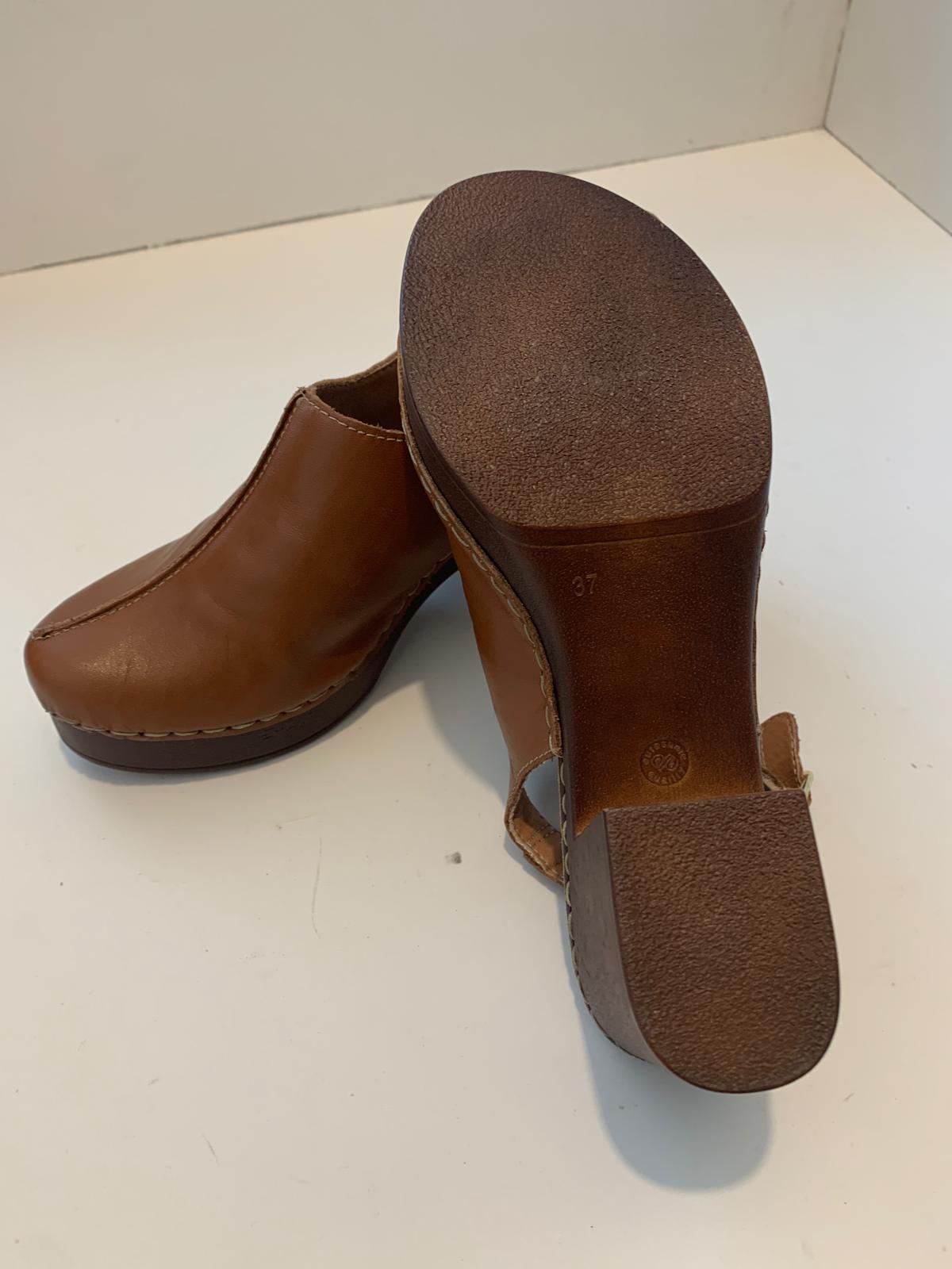 Cinzia Soft cognac leather heeled clogs with adjustable strap