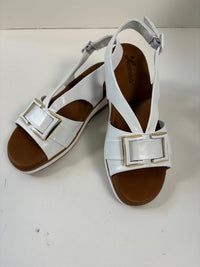 Sandalo bianco in nappa con fibbia oro