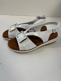 Sandalo bianco in nappa con fibbia oro