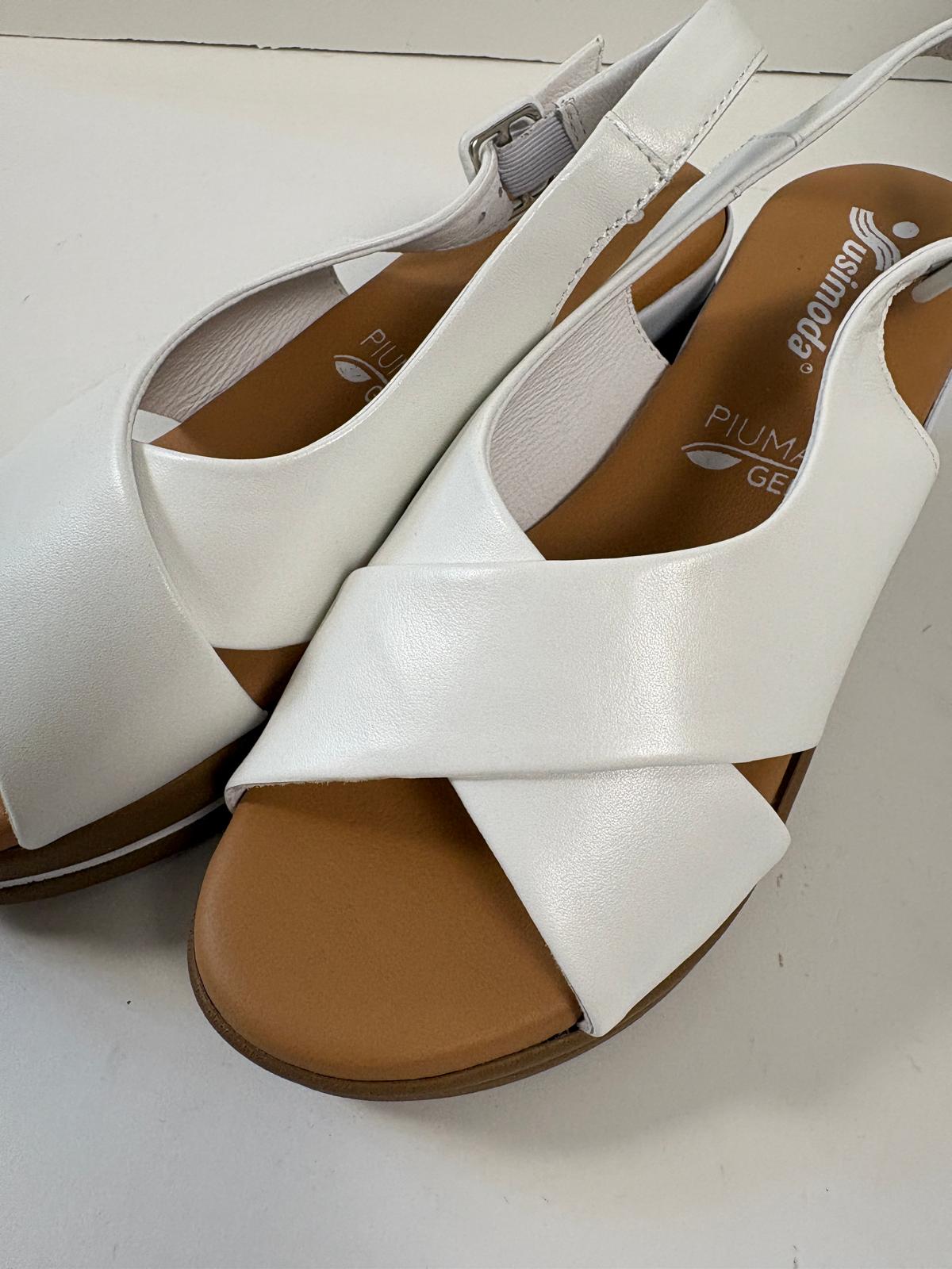 Sandalo in nappa bianca con fasce incrociate