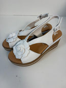 Sandalo con zeppa in nappa e fiore decorativo
