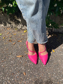 Slingback fucsia in rafia con cinturini sottili
