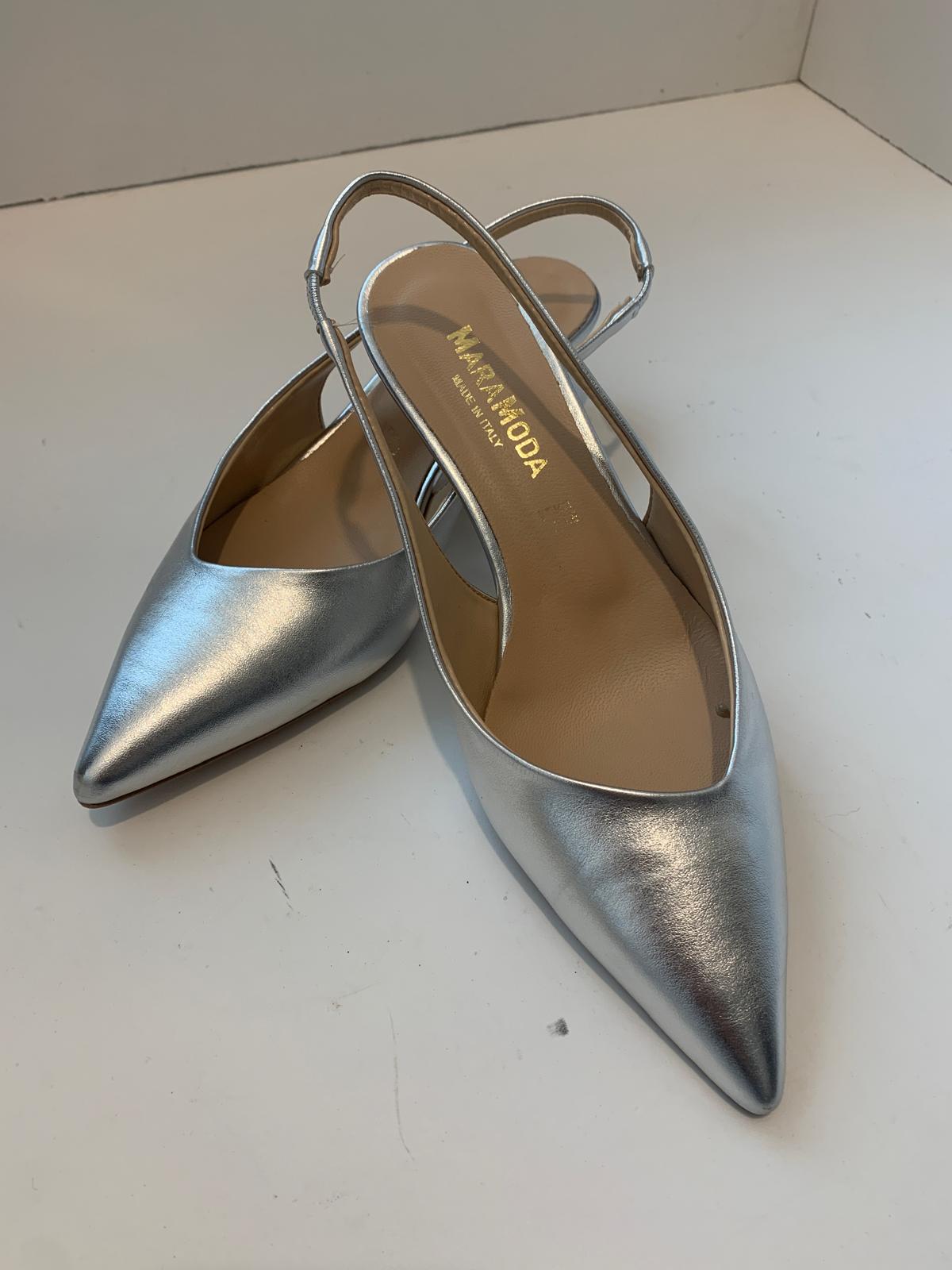 Slingback laminata taglio asimmetrico