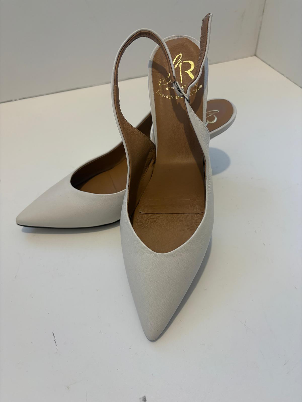Slingback in nappa con tacco 7 cm