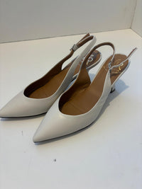 Slingback in nappa con tacco 7 cm