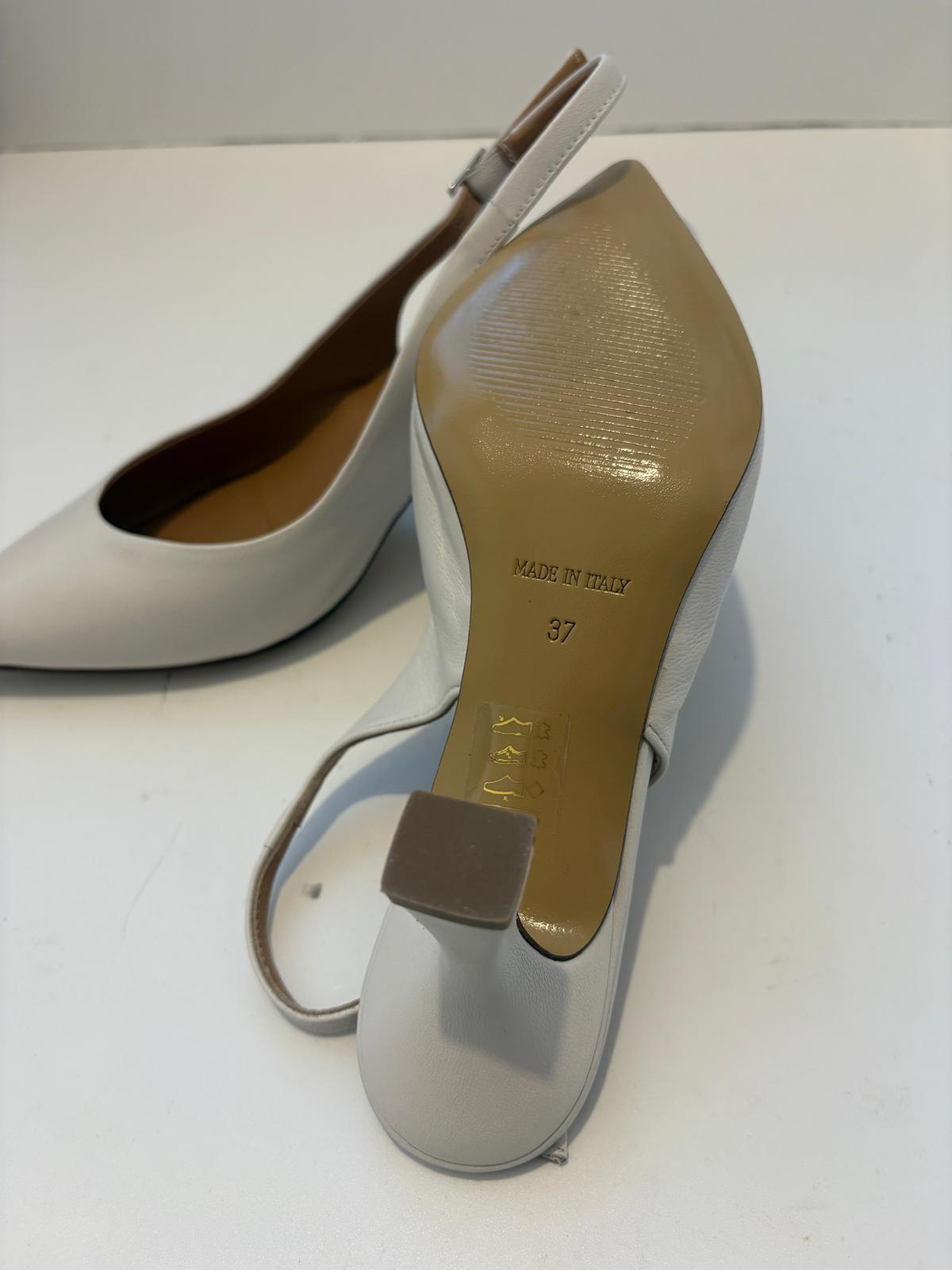 Slingback in nappa con tacco 7 cm