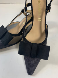 Slingback nera con punta in rafia e fiocco
