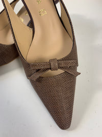 Slingback marrone in rafia intrecciata