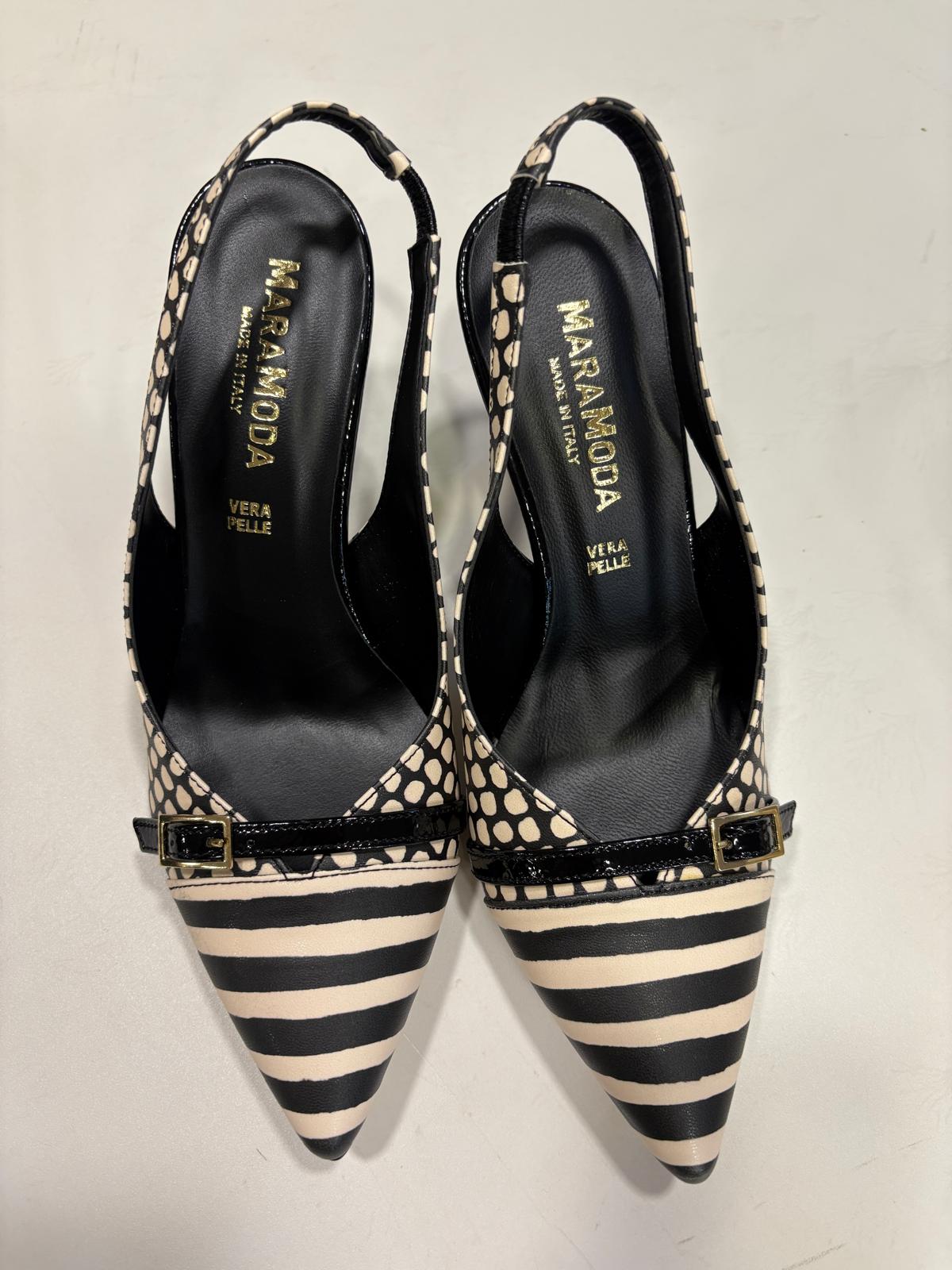 Striped and polka dot slingbacks with strap