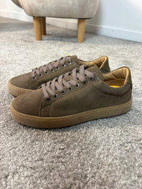 Sneaker Ambitious in pelle scamosciata color tabacco