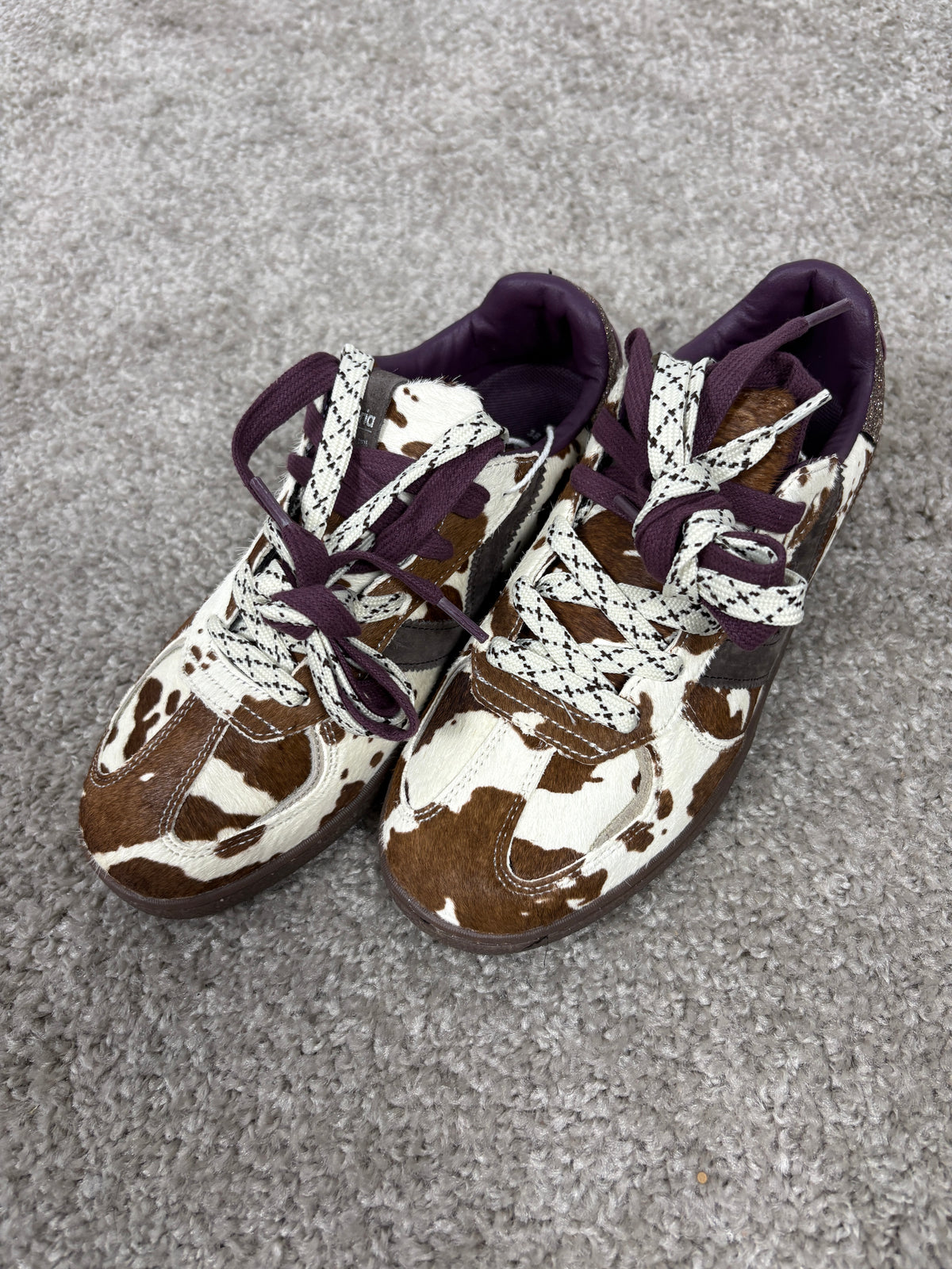 Sneaker Victoria Londres effetto cavallino animalier con doppio laccio