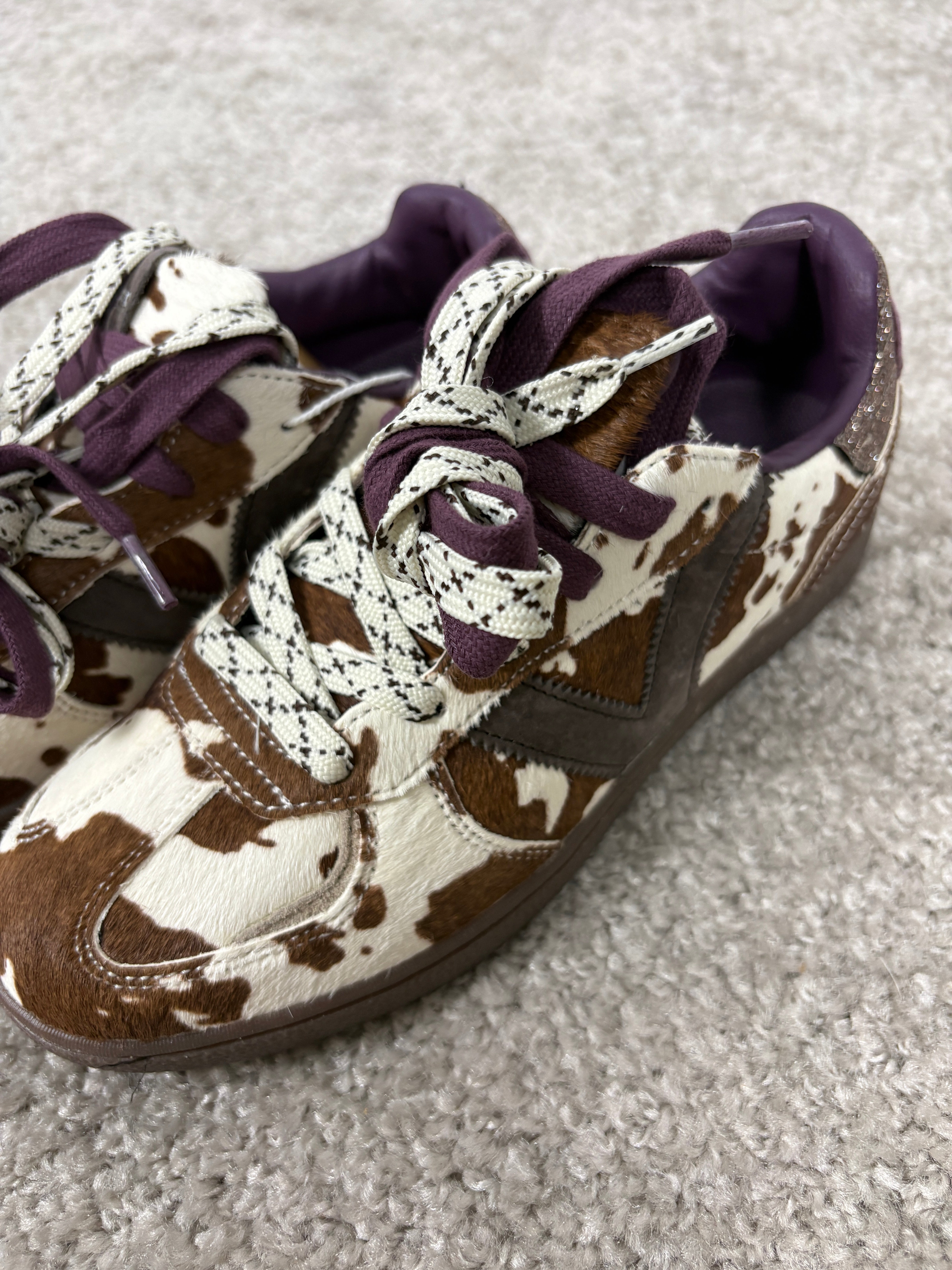 Sneaker Victoria Londres effetto cavallino animalier con doppio laccio