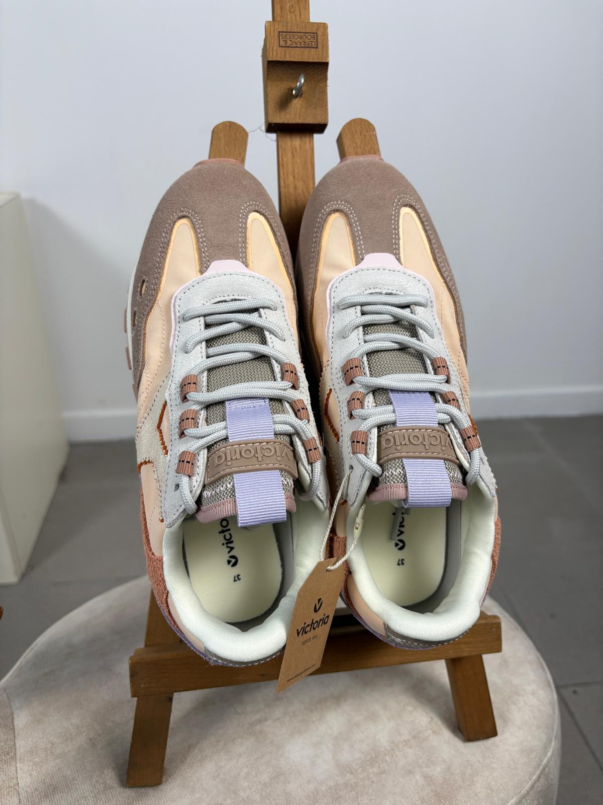 Sneaker Victoria LUNA in nylon e camoscio con suola dentellata