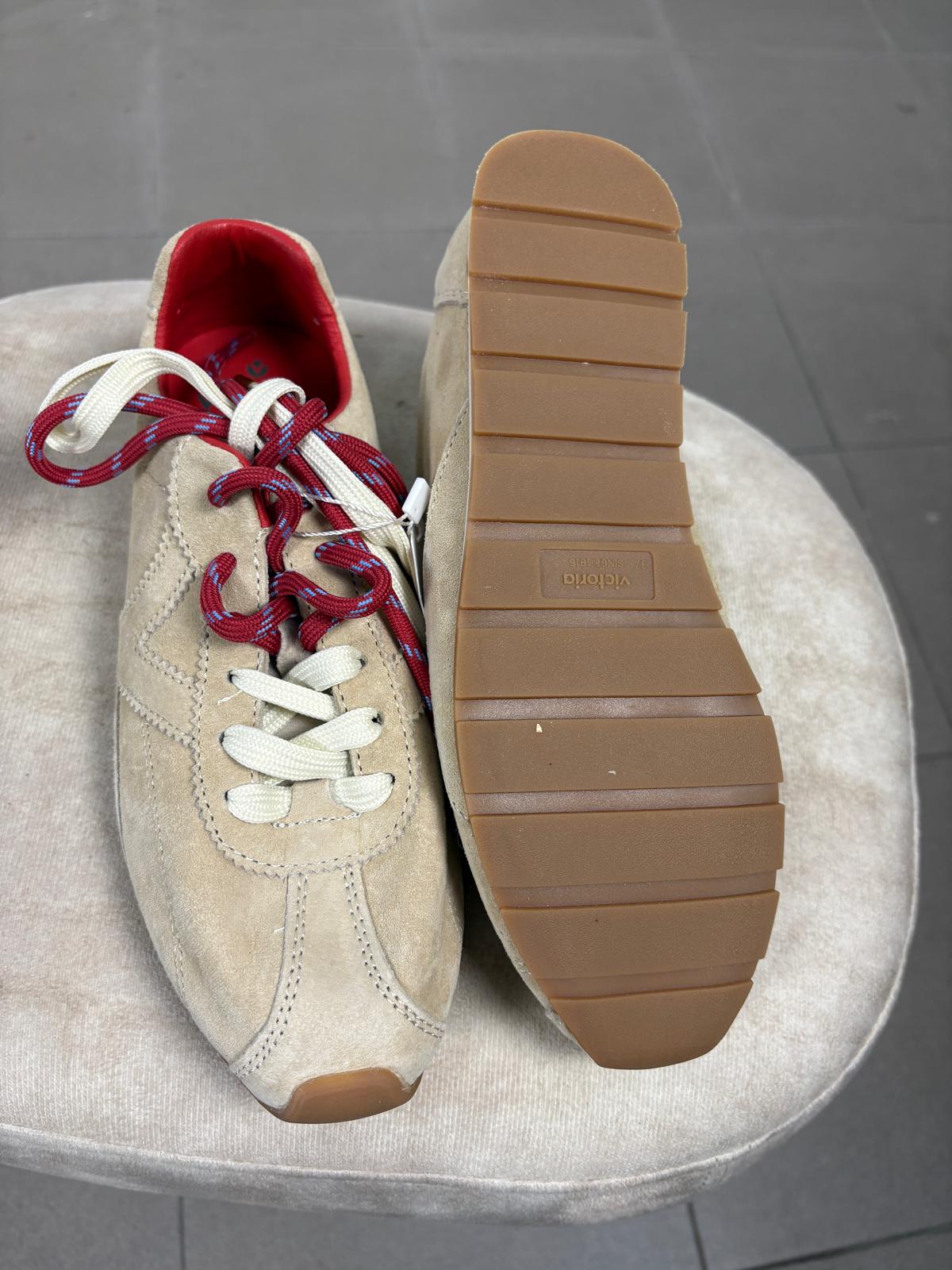 Victoria ASTER sneakers in beige suede with double laces