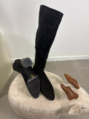 Stivale Camilla in camoscio nero con gambale elasticizzato