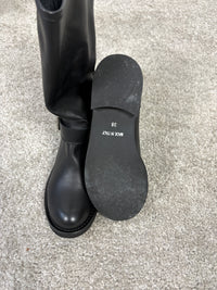 Stivale vintage in nappa nera con doppie fibbie