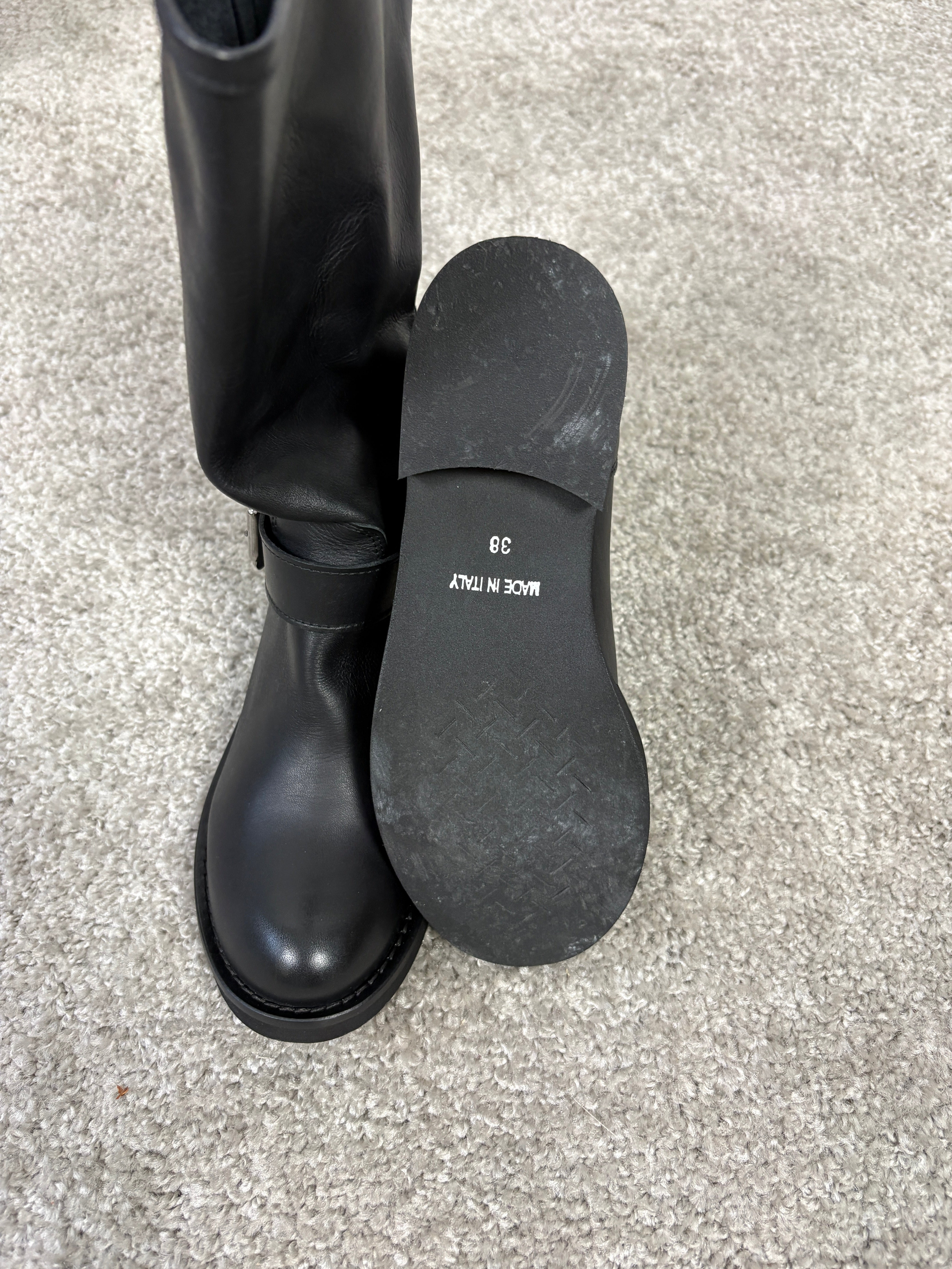 Stivale vintage in nappa nera con doppie fibbie